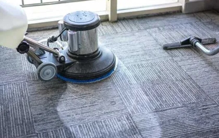 Nettoyage mécanisé de moquette professionnelle